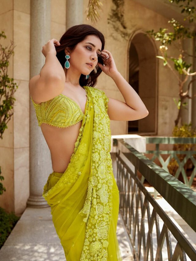 Raashii_Khanna’s_Beautiful_Lehenga_Looks-uerqgkkqet